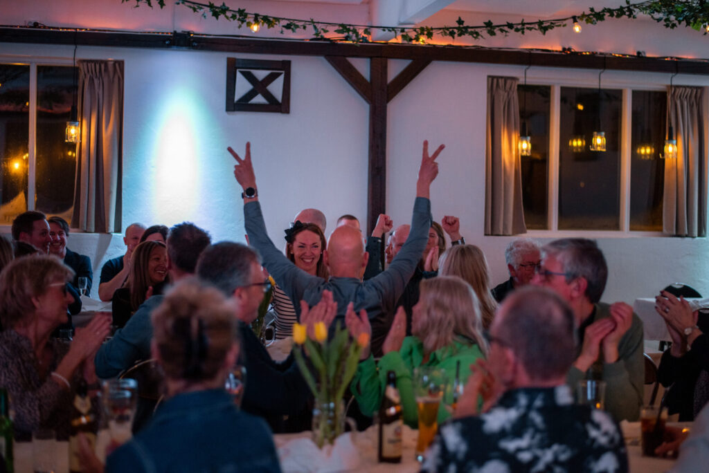 företagsevent-göteborg-rävlanda-middag i festlokalen