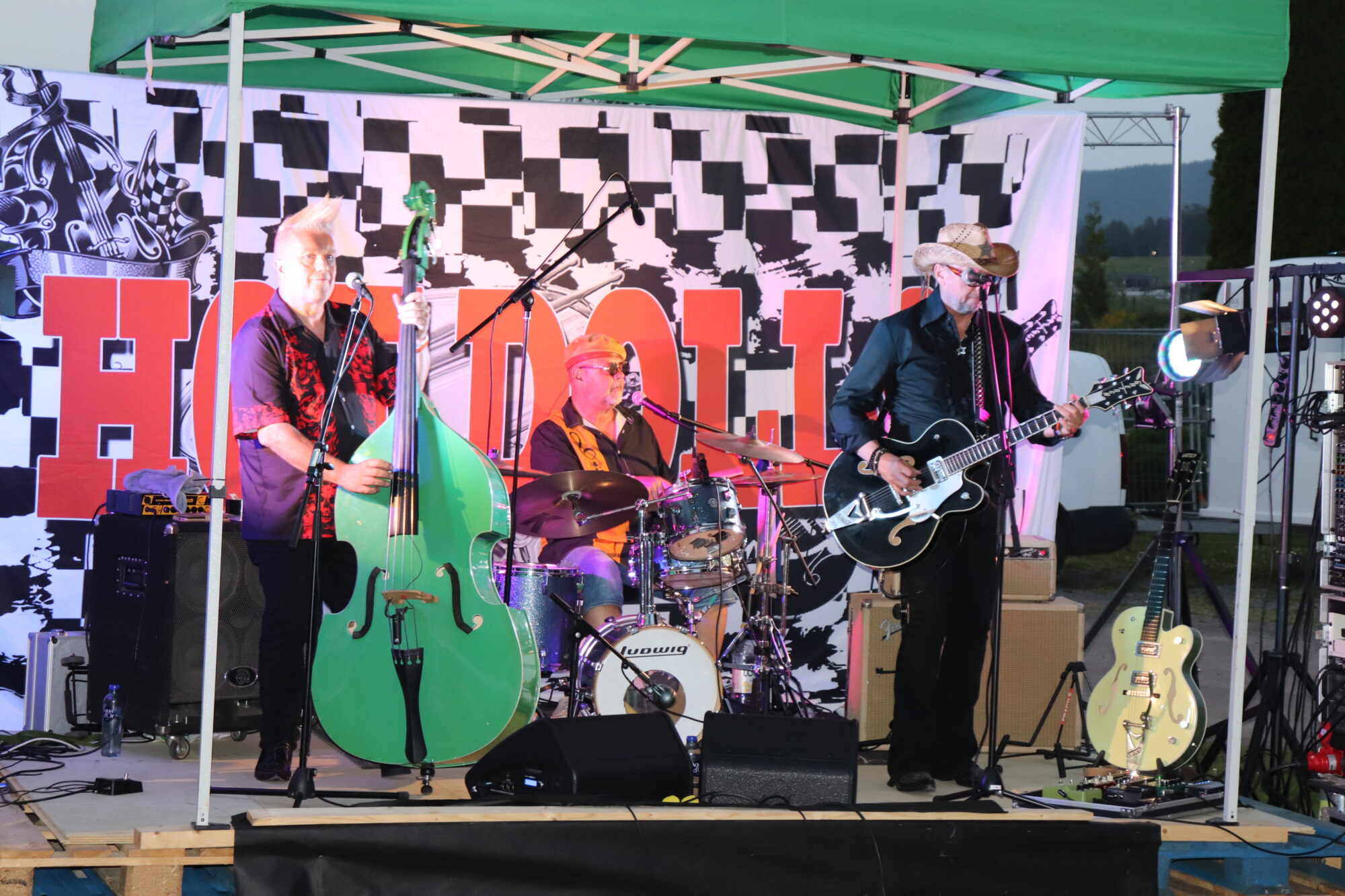 Hot Dolls på Sängfabriken i Rävlanda utanför Göteborg